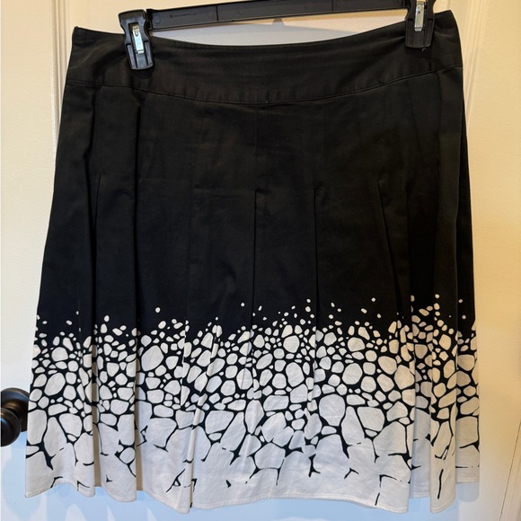 Black and white Kenneth Cole Reaction Skirt size 12 - Picture 2 of 4